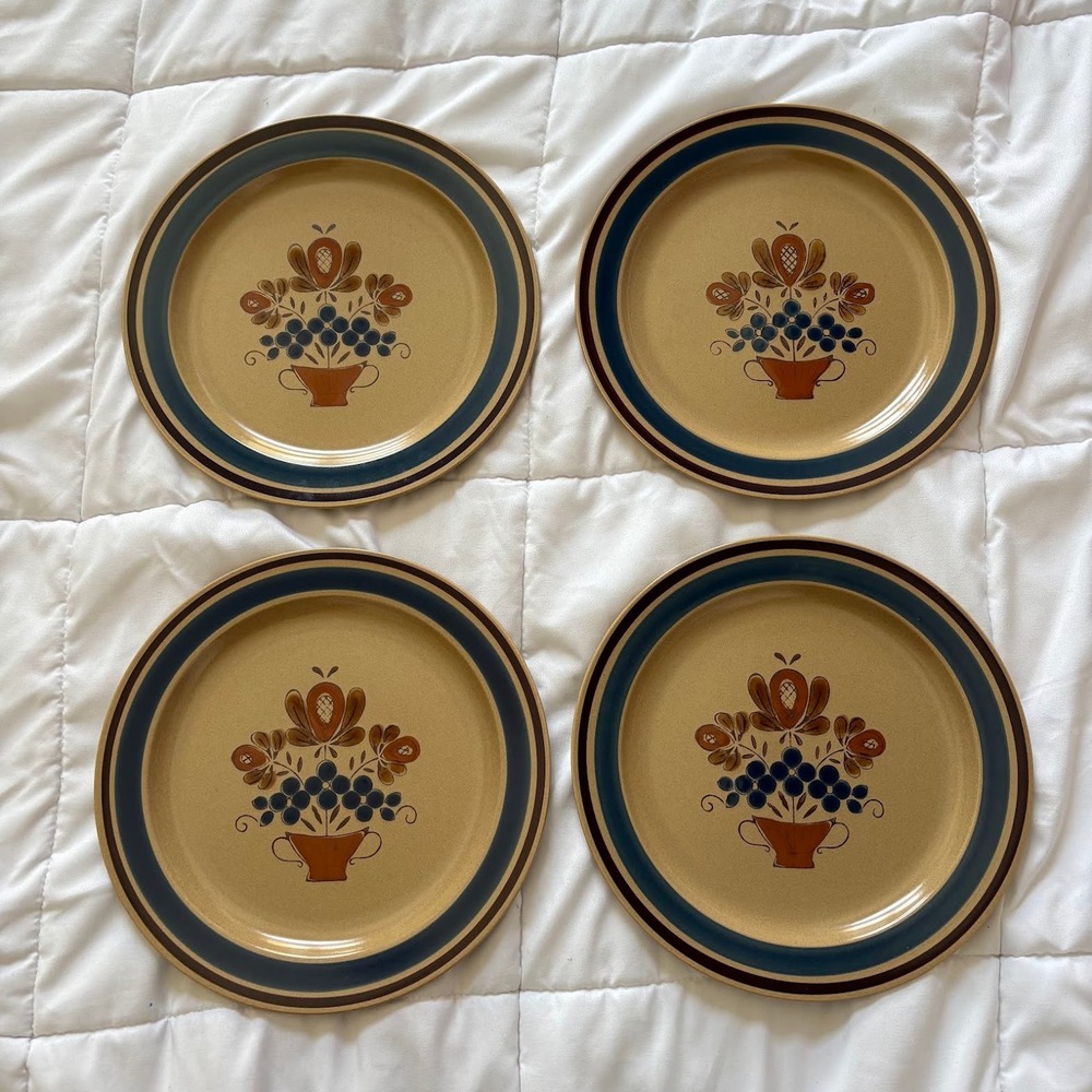 Vintage Newcor Stoneware Set of 4 No. 169 Dinner Plates Floral Folk Art Japan